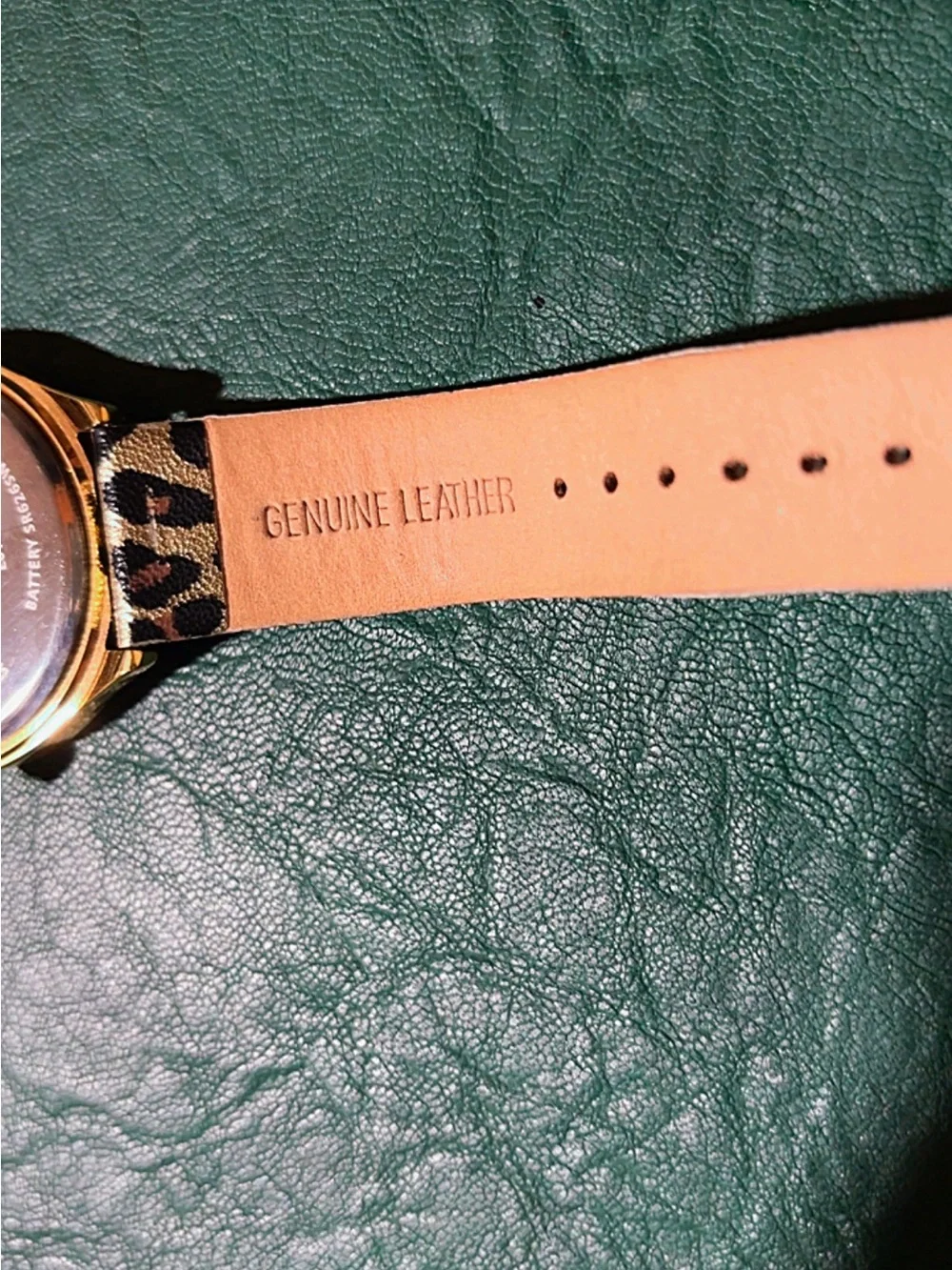 Pre-owned Betsey Johnson Leopard Print Gold-Tone Women's Watch